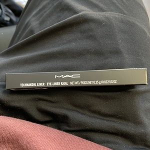 MAC Technakohl liner eye-liner